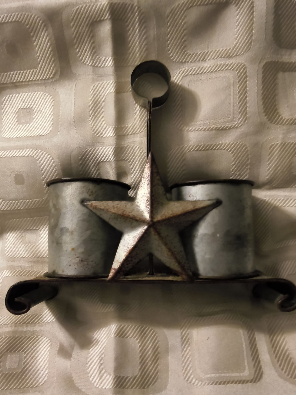 Ebros Metal Rustic Fsrm Milk Caddy With Cowboy Star Salt & Pepper Shakers Holder